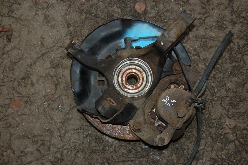 Запчасть кулак поворотный передний левый TOYOTA CAMRY 30 02-06 43212-39035 Б/У Кулак поворотный передний левый TOYOTA CAMRY 30 02-06 43212-39035 Б/У