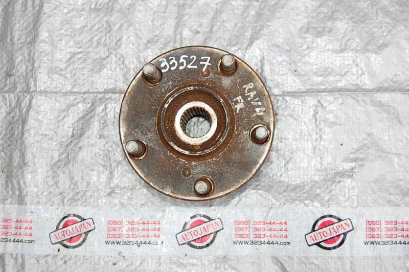 Ступица передняя левая TOYOTA RAV4 00-05 Б/У