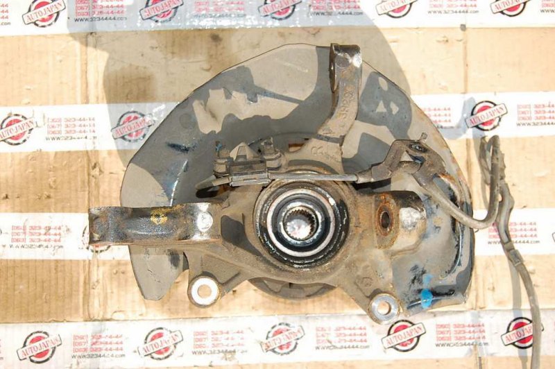 Кулак поворотный передний левый TOYOTA SOLARA 03-09 43212-AA010 Б/У