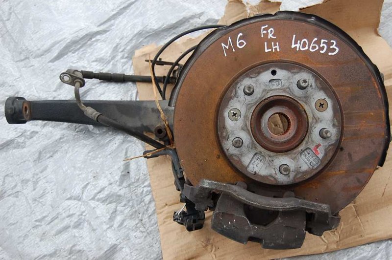 Кулак поворотный передний левый 6 GG 02-07