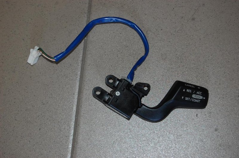 Переключатель круиз-контроля SUBARU FORESTER SG 02-07 83151SA000 Б/У