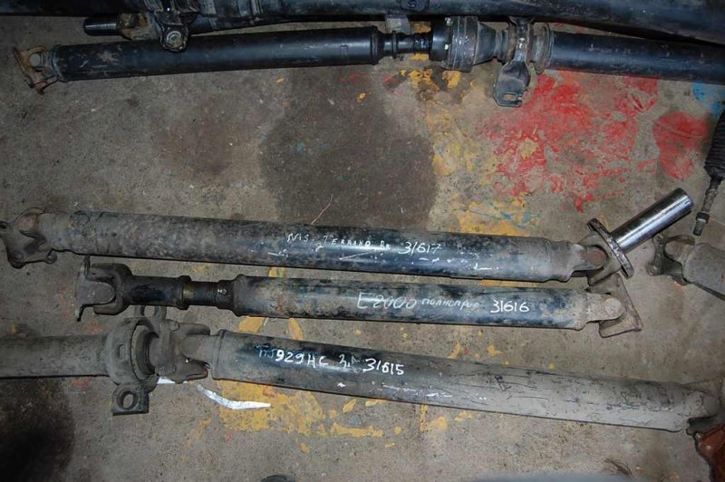 Запчасть карданный вал задний NISSAN TERRANO 86-92 37300-45G10 Б/У Карданный вал задний NISSAN TERRANO 86-92 37300-45G10 Б/У