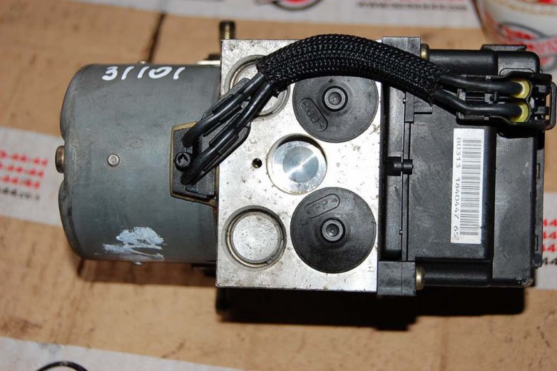 Блок ABS SUBARU IMPREZA 00-07 GD/GG 27534FE030 Б/У