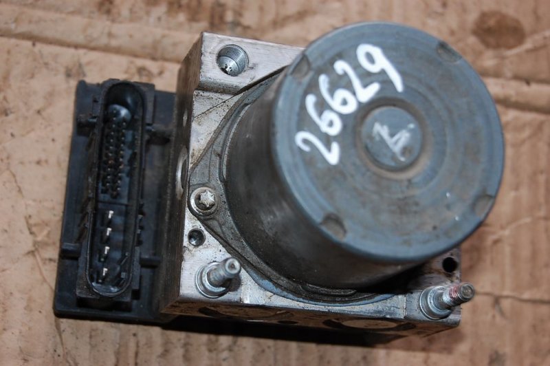 Блок ABS TOYOTA AURIS 06-12 44510-02110 Б/У