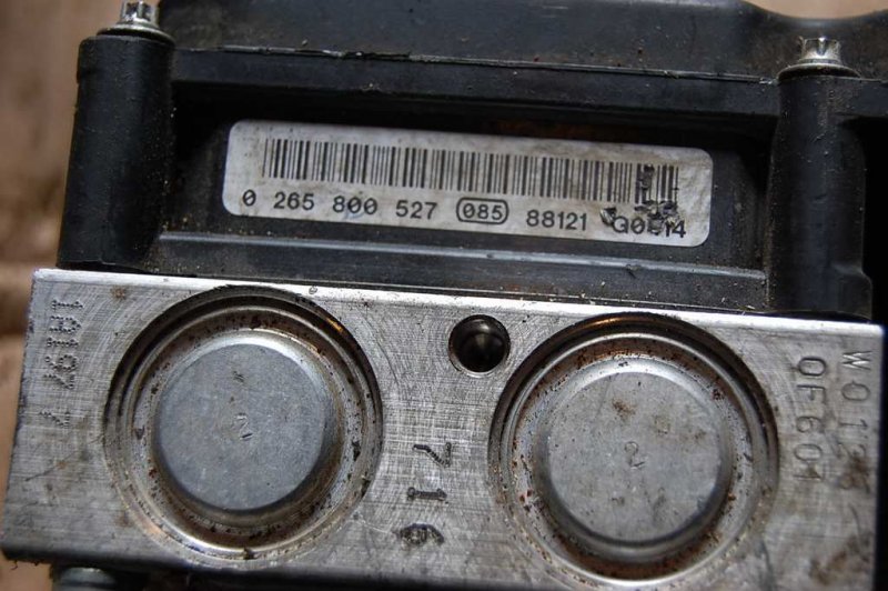 Блок ABS TOYOTA AURIS 06-12