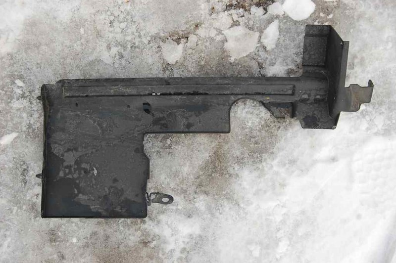 Дефлектор радиатора передний левый NISSAN TIIDA/VERSA C11 04-11 62823-ED000 Б/У