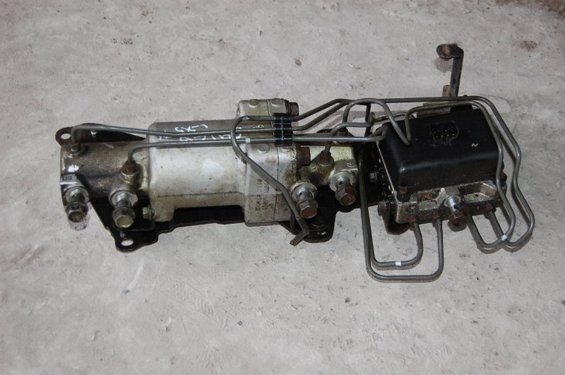 Компрессор пневмоподвески LEXUS LX570 07-15 Компрессор пневмоподвески LEXUS LX570 07-15