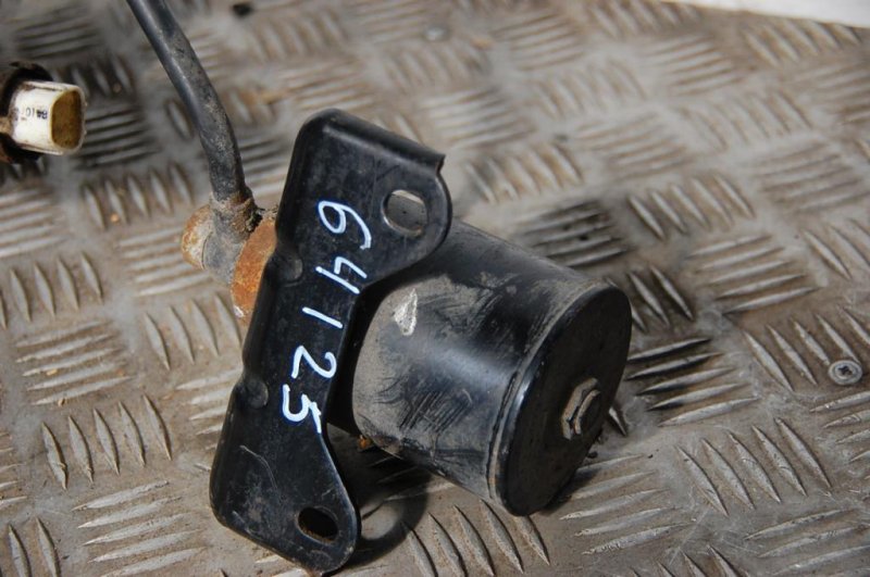 Компрессор пневмоподвески LX570 07-15