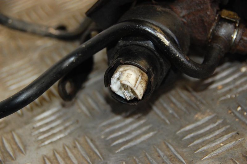 Компрессор пневмоподвески LX570 07-15