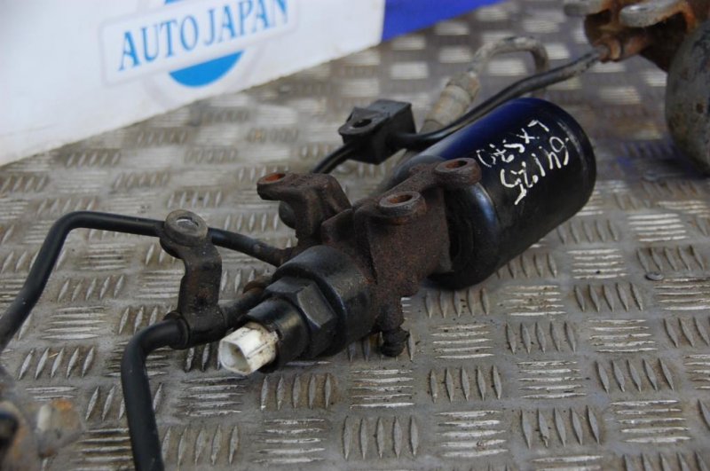 Компрессор пневмоподвески LX570 07-15