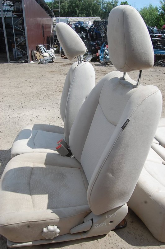 Сиденья комплект NISSAN LEAF 10-17 Б/У