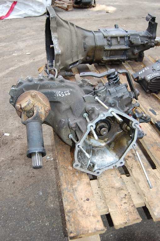 Раздаточная коробка E2200 E-SERIES 86-04 Раздаточная коробка E2200 E-SERIES 86-04