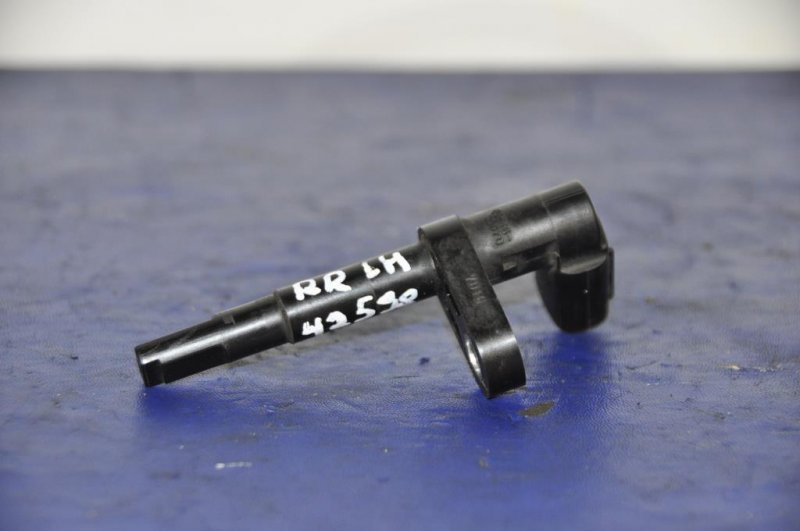 Запчасть датчик abs задний левый LEXUS GS350 GS300 05-11 Б/У Датчик ABS задний левый LEXUS GS350 GS300 05-11 Б/У