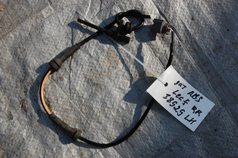 Датчик ABS задний левый NISSAN LEAF 10-17 47900-3NA0A Б/У