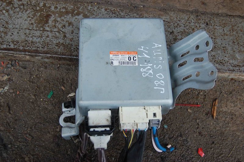Запчасть блок управления электроусилителем руля TOYOTA AURIS 06-12 89650-12340 Б/У Блок управления электроусилителем руля TOYOTA AURIS 06-12 89650-12340 Б/У