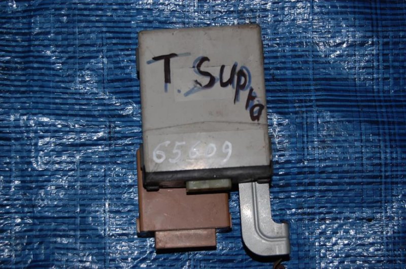 Запчасть блок электронный TOYOTA SUPRA 86-92 89650-14020 Б/У Блок электронный TOYOTA SUPRA 86-92 89650-14020 Б/У