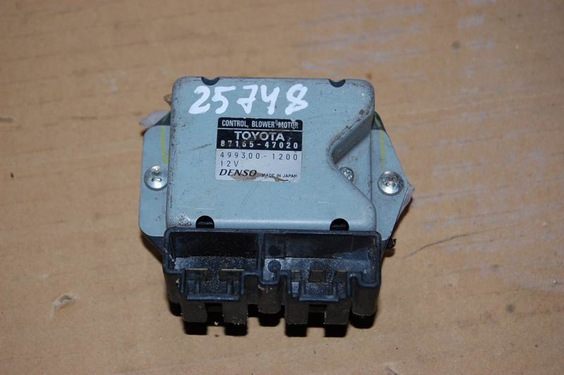 Резистор печки TOYOTA PRIUS - 20 03-11 87165-47020 Б/У