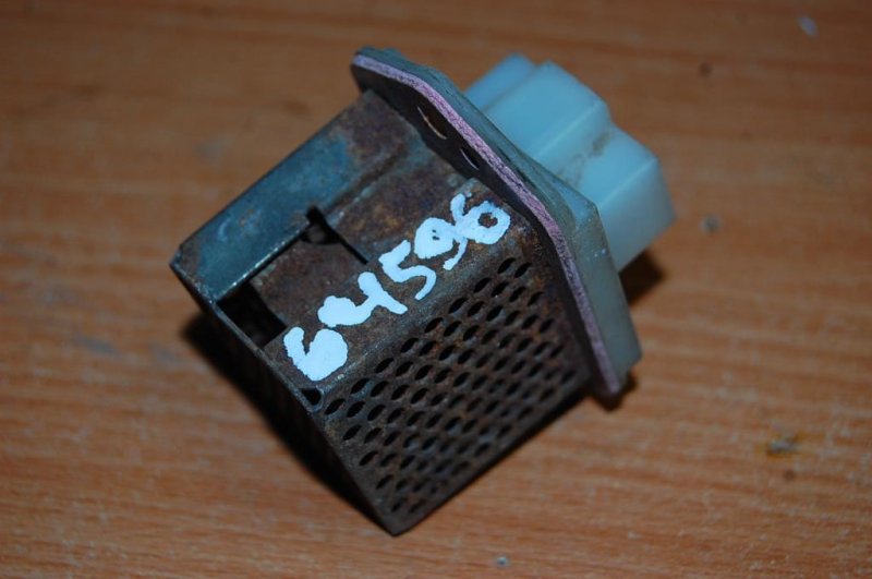Резистор печки NISSAN URVAN 86-01 27150-38671 Б/У