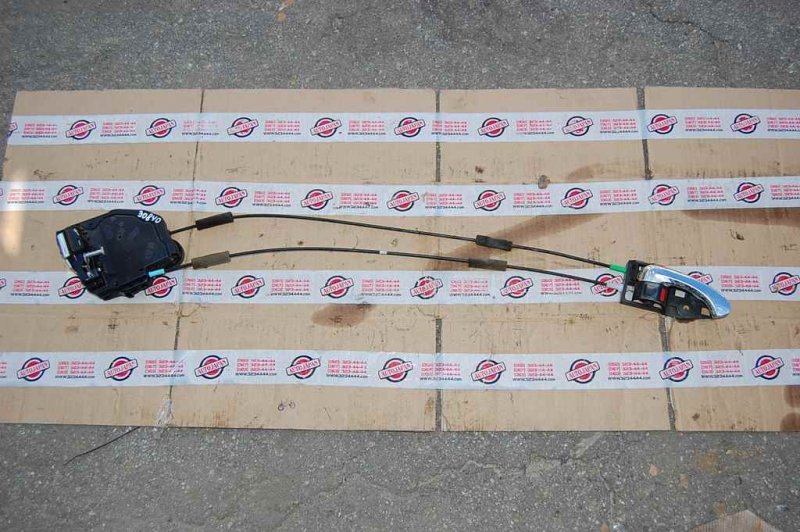 Замок двери задний левый PRIUS - 20 03-11