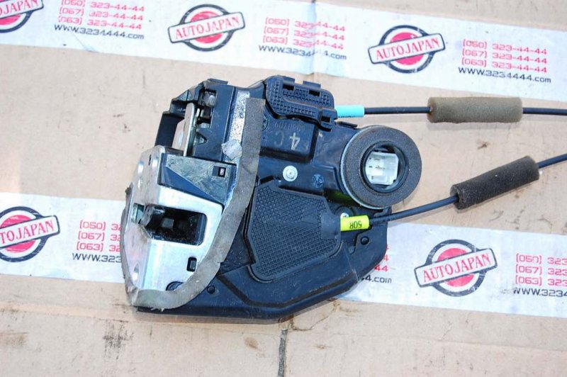 Замок двери задний левый TOYOTA PRIUS - 20 03-11