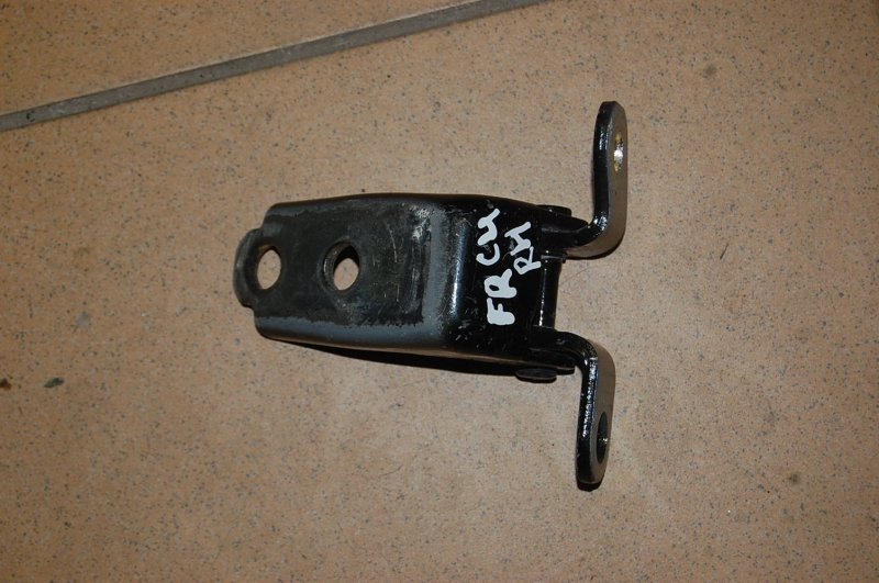 Запчасть петля двери верхняя передняя правая HONDA ACCORD CU8 / TSX 08-14 Б/У Петля двери верхняя передняя правая HONDA ACCORD CU8 / TSX 08-14 Б/У