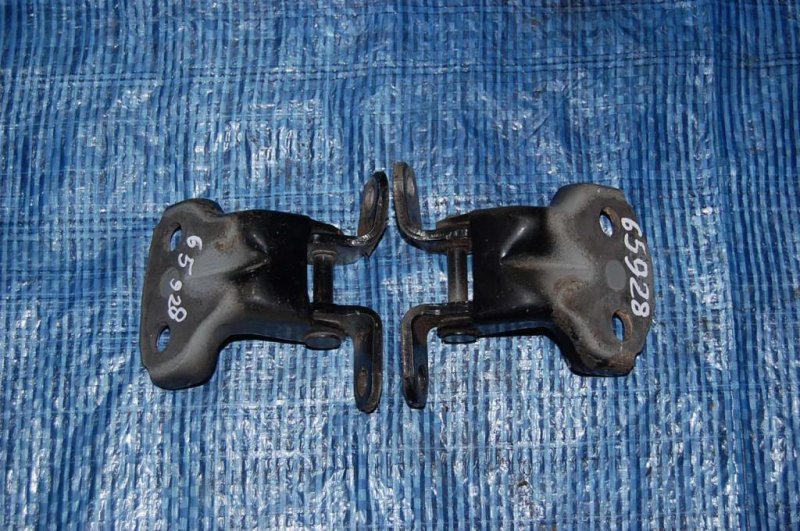 Петля двери SUBARU FORESTER SG 02-07 Б/У