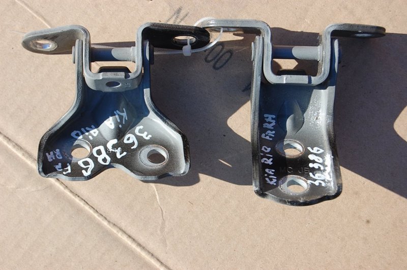 Петля двери KIA RIO UB 2011-2017 Б/У