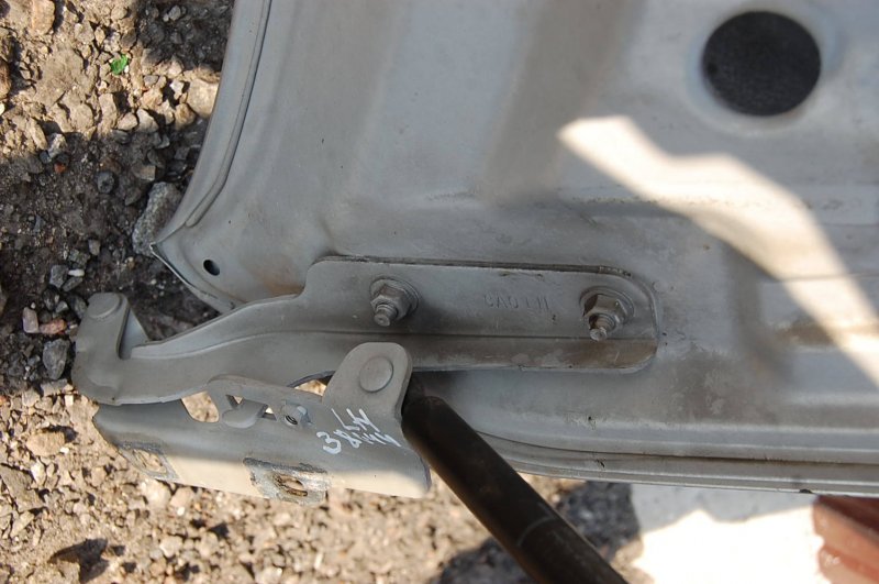 Петля капота левая MURANO Z50 02-07