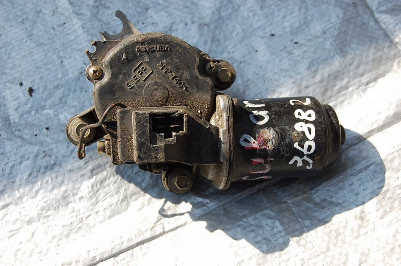 Моторчик стеклоочистителя передний SUBARU FORESTER SF 97-02 Б/У