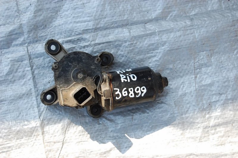 Запчасть моторчик стеклоочистителя передний KIA RIO DC 2000-2005 Б/У Моторчик стеклоочистителя передний KIA RIO DC 2000-2005 Б/У