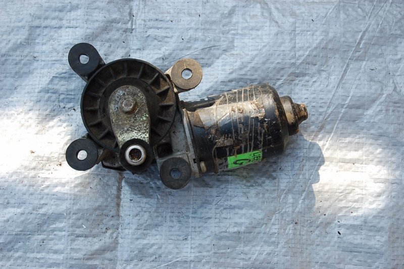 Моторчик стеклоочистителя передний 626 GF 97-02 Моторчик стеклоочистителя передний 626 GF 97-02