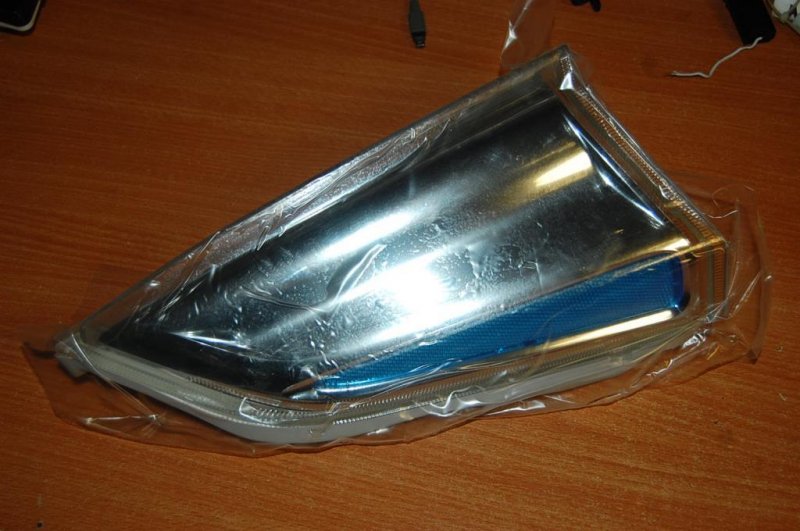 Указатель поворота передний правый NISSAN LEAF 10-17 26180-3NL0A новая