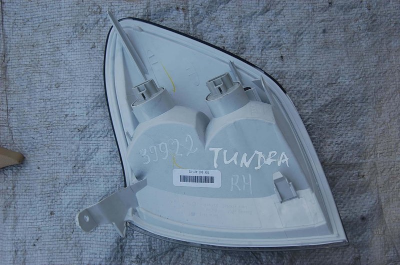 Указатель поворота правый TUNDRA 99-06
