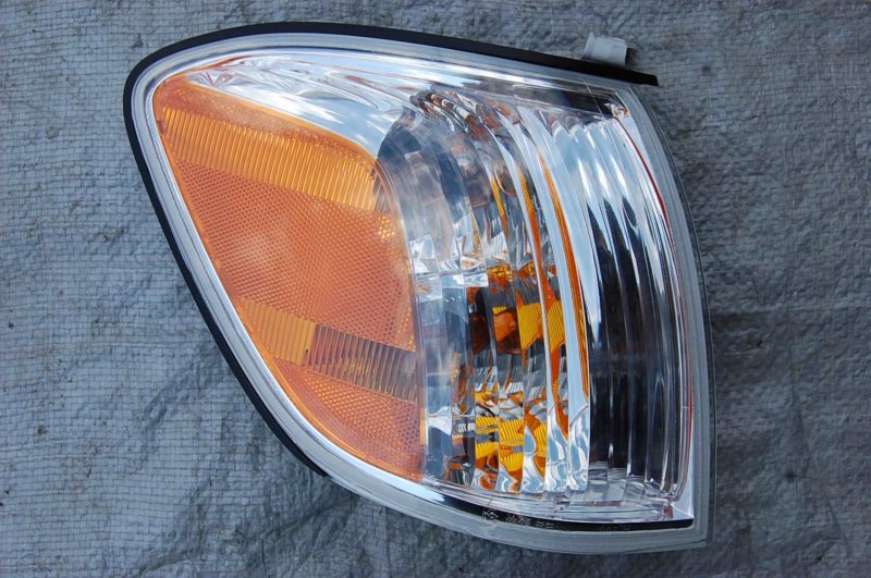 Указатель поворота правый TOYOTA TUNDRA 99-06 81510-0C030 Б/У