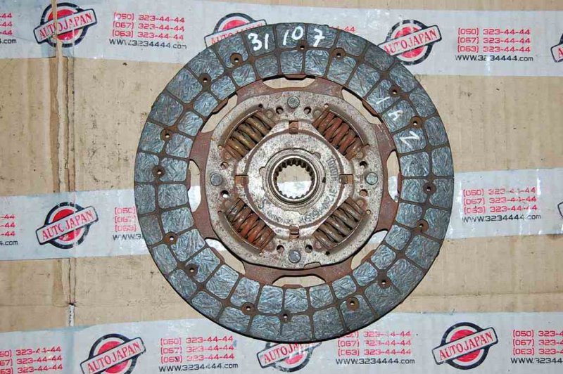 Диск сцепления AVENSIS 03-08