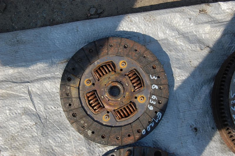 Запчасть диск сцепления MAZDA E2200 E-SERIES 86-04 F868-16-460 Б/У Диск сцепления MAZDA E2200 E-SERIES 86-04 F868-16-460 Б/У