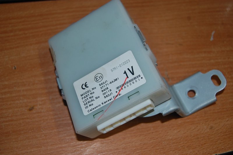 Блок электронный SUZUKI GRAND VITARA 05-15 37171-64JM1 Б/У