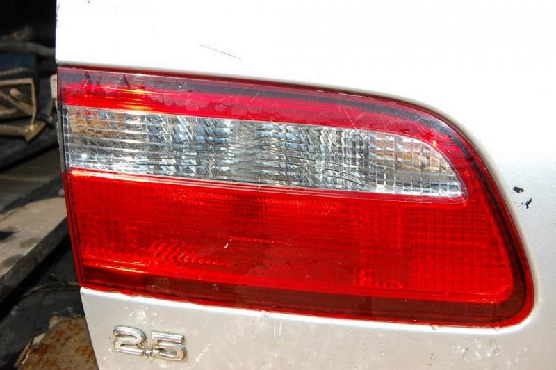Фонарь внутренний задний левый TOYOTA CAMRY 20 96-02 Б/У