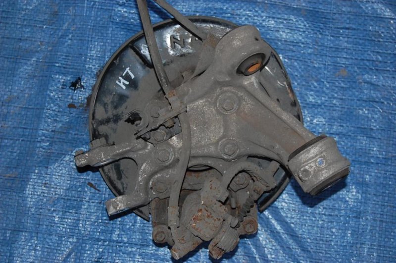 Цапфа задняя левая HONDA CIVIC 4D 06-11 FD 52215-SNA-A50 Б/У