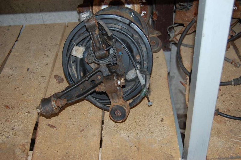 Ступица задняя левая HYUNDAI ELANTRA XD 00-06 Б/У