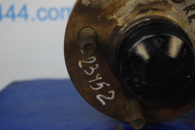 Ступица задняя левая SUNNY 96-00