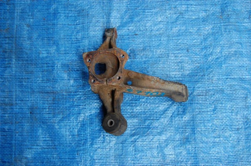 Цапфа задняя левая TOYOTA CAMRY 40 06-11 42305-06100 Б/У