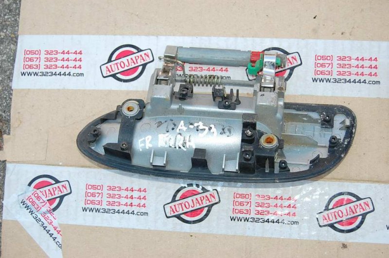 Ручка двери наружная передняя правая MAXIMA A33 99-02