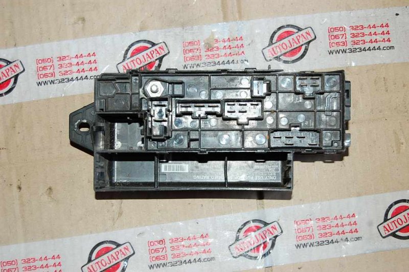 Запчасть блок предохранителей моторный отсек SUBARU FORESTER SG 02-07 Б/У Блок предохранителей моторный отсек SUBARU FORESTER SG 02-07 Б/У