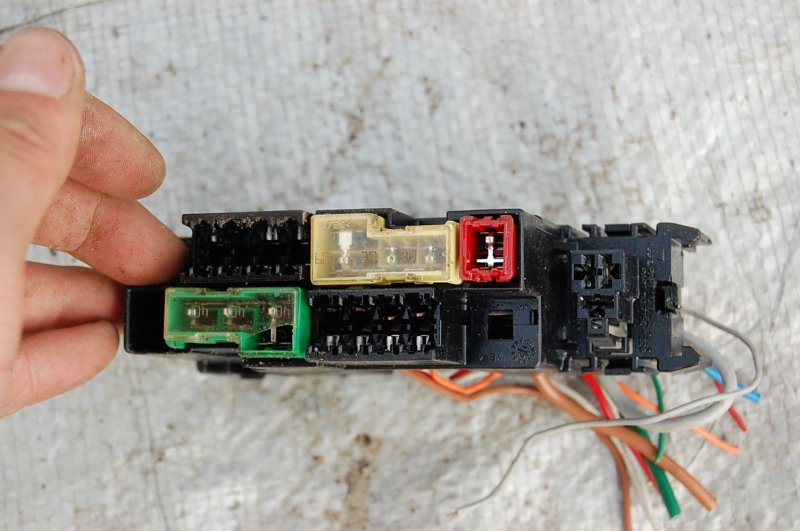 Блок предохранителей моторный отсек NISSAN LEAF 10-17 Б/У