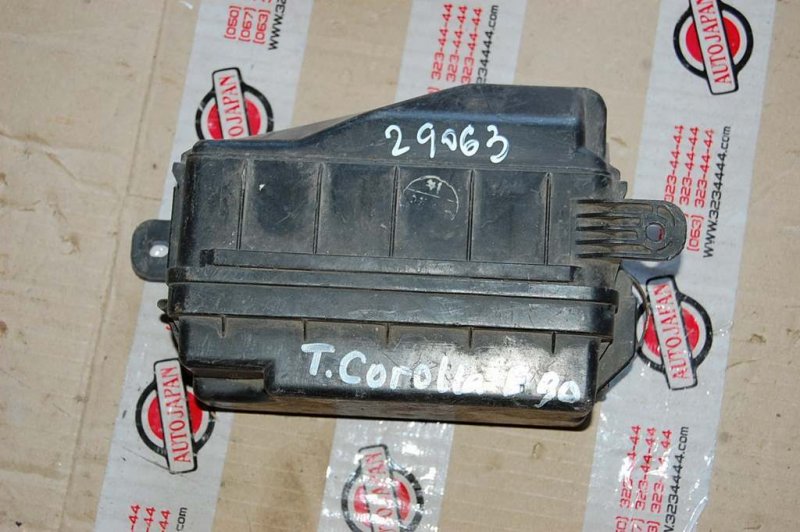 Блок предохранителей моторный отсек COROLLA E90 87-91