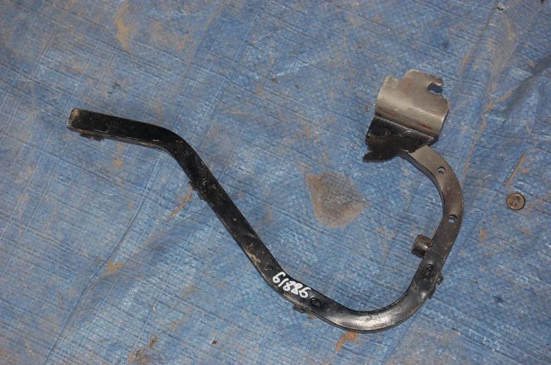 Петля крышки багажника левая TOYOTA PRIUS - 20 03-11 Б/У