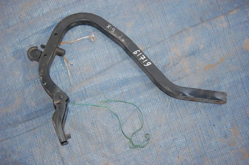 Петля крышки багажника левая MAZDA XEDOS 9 X9 (TA) 93-02 T001-52-720A Б/У