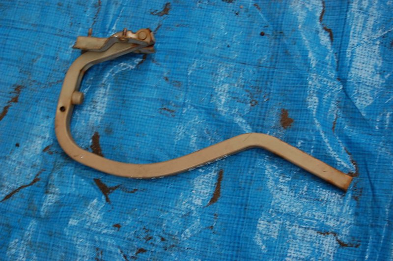 Петля крышки багажника левая KIA RIO DC 2000-2005 Б/У