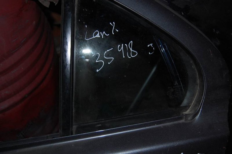 Запчасть стекло двери глухое заднее левое MITSUBISHI LANCER X 10 07-15 5740A017 Б/У Стекло двери глухое заднее левое MITSUBISHI LANCER X 10 07-15 5740A017 Б/У